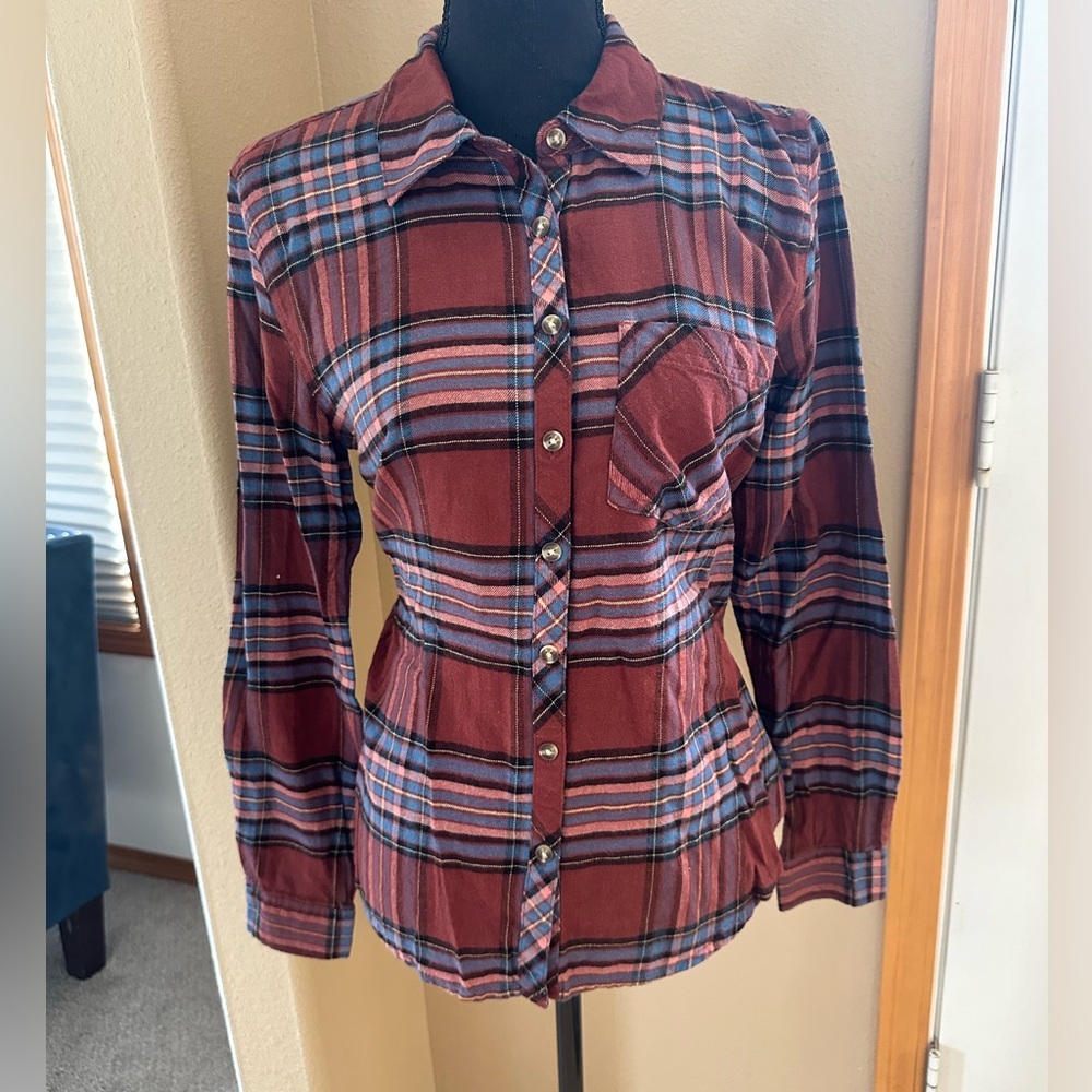 Maurice’s button down top size medium